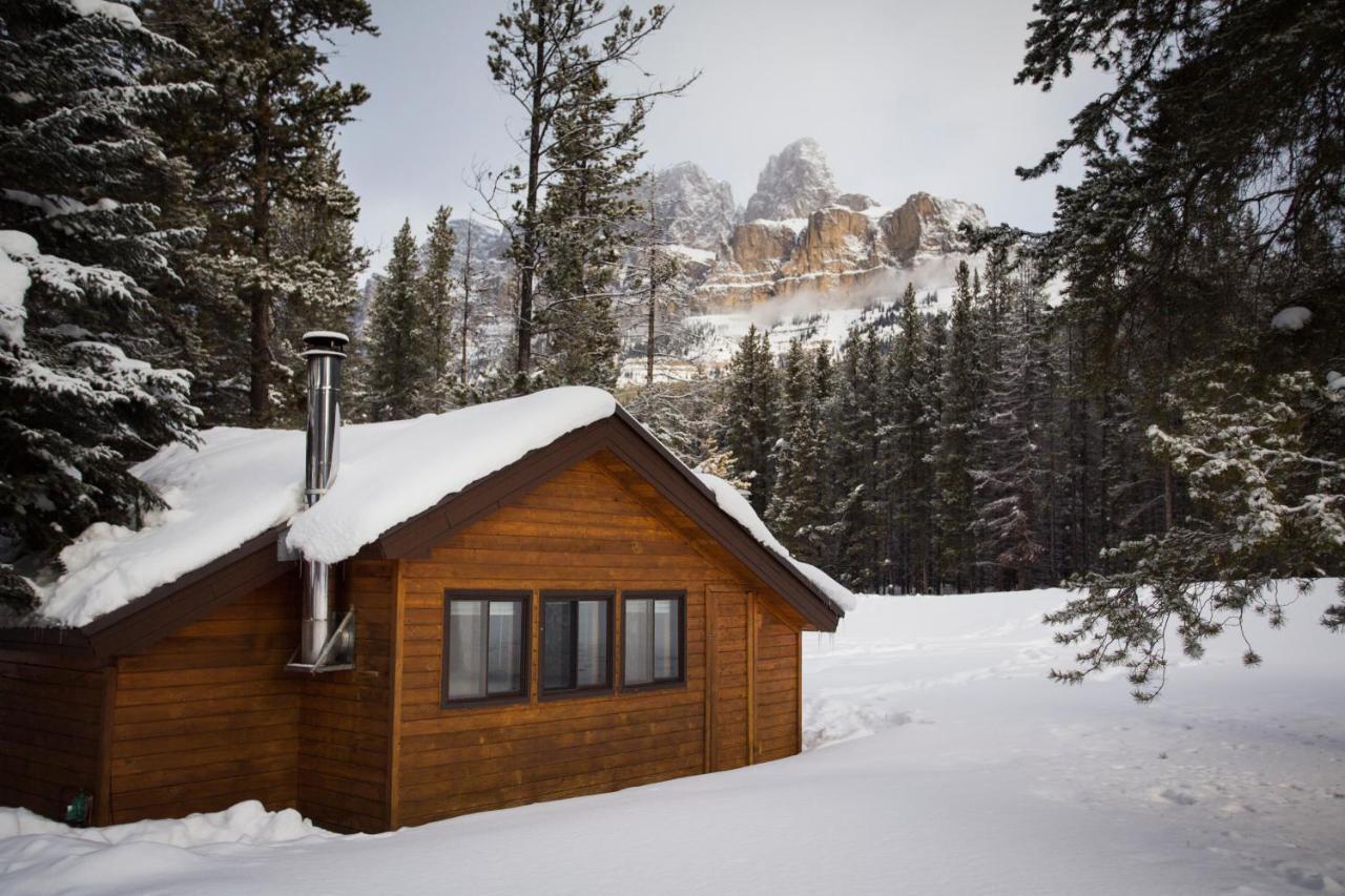 Castle Mountain Chalets Villa Bagian luar foto